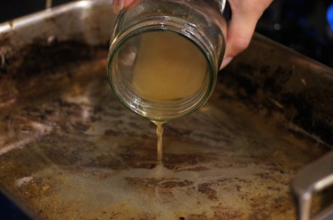 Deglaze roasting pan