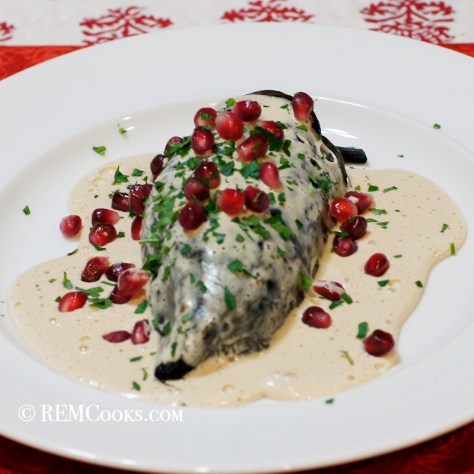 Chile Relleno en Nogada (Stuffed Chile in Walnut Sauce)
